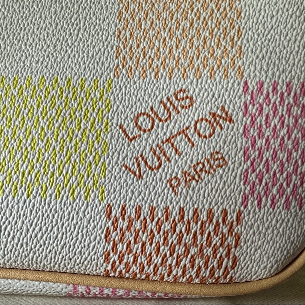 💓PENDING💓LV Pastel Checkered Clutch Pouchette Pouch chain - Picture 2 of 7
